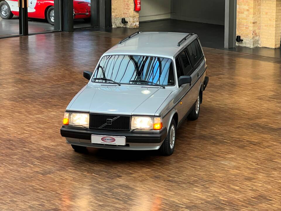 Bild 1/36 von Volvo 240 Polar (1990)