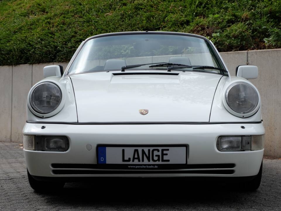 Image 12/60 de Porsche 911 Carrera 2 (1991)