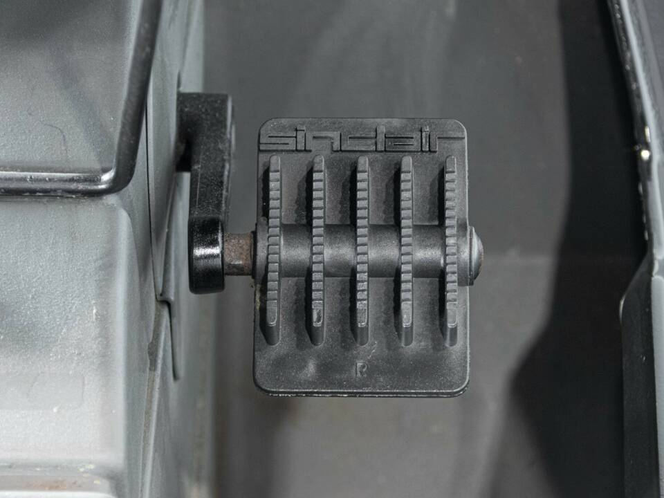 Image 24/50 of Sinclair DUMMY (1985)