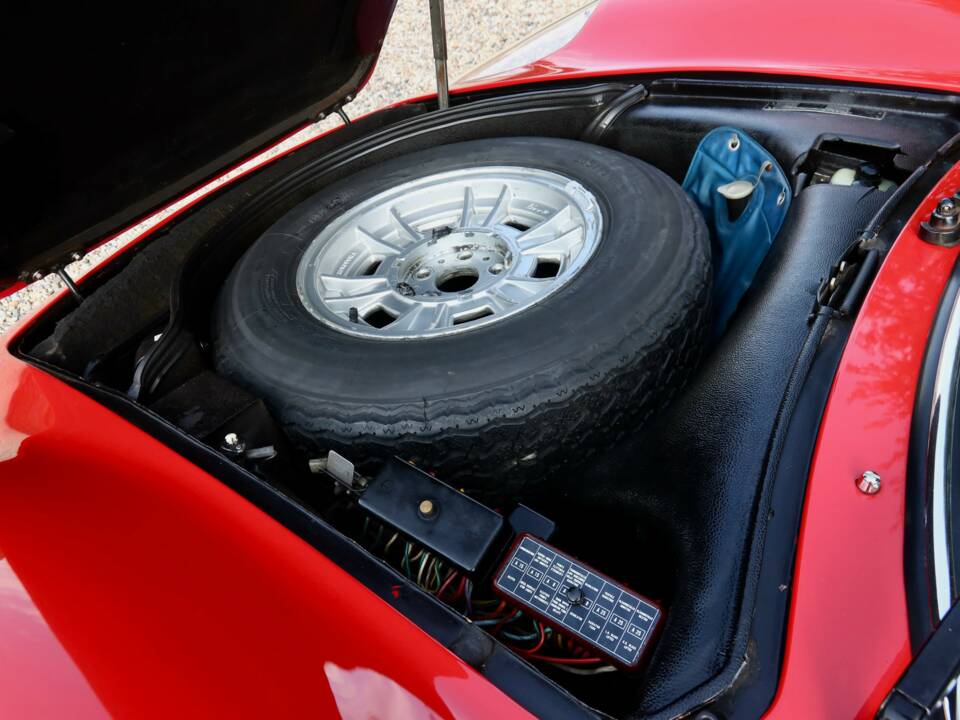 Image 40/50 de Ferrari Dino 246 GTS (1974)