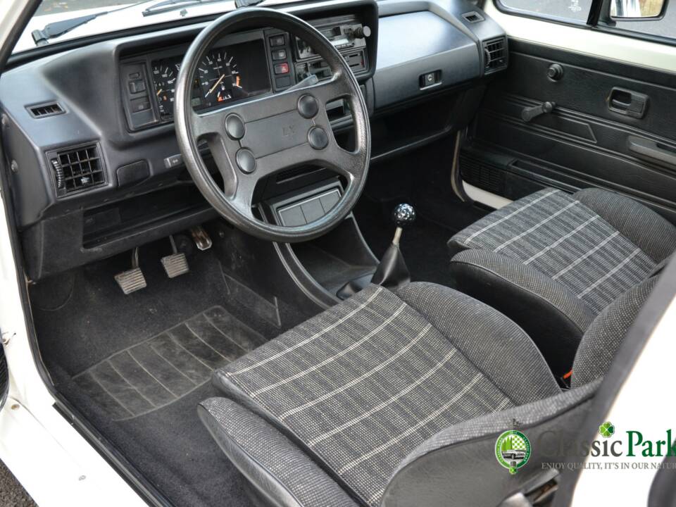 Imagen 12/50 de Volkswagen Golf Mk I 1.5 (1983)