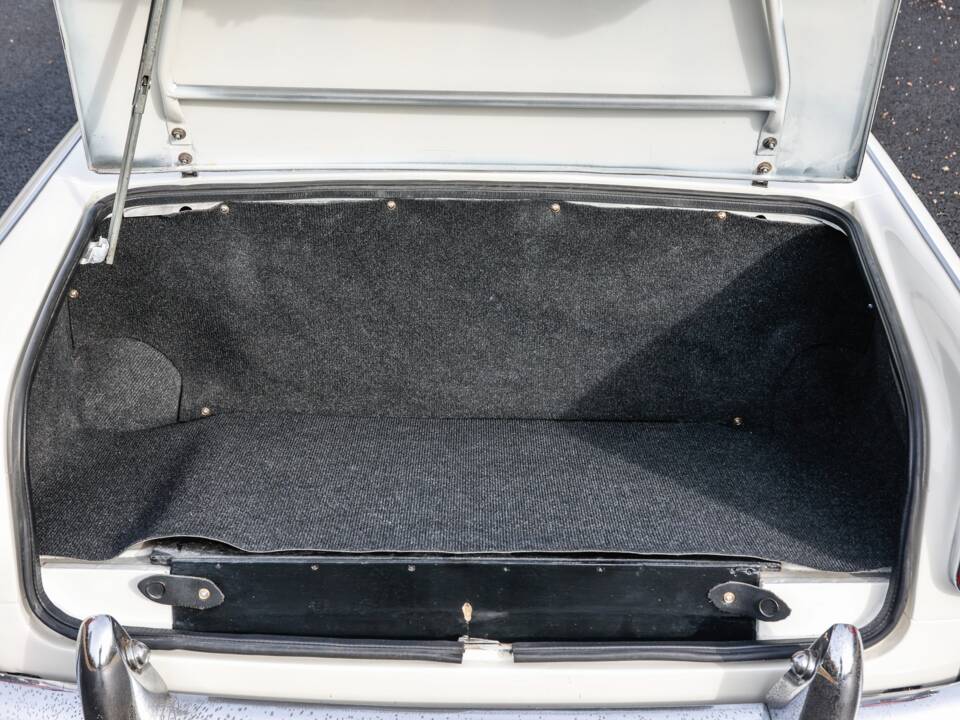 Image 42/42 of Triumph TR 4A (1966)