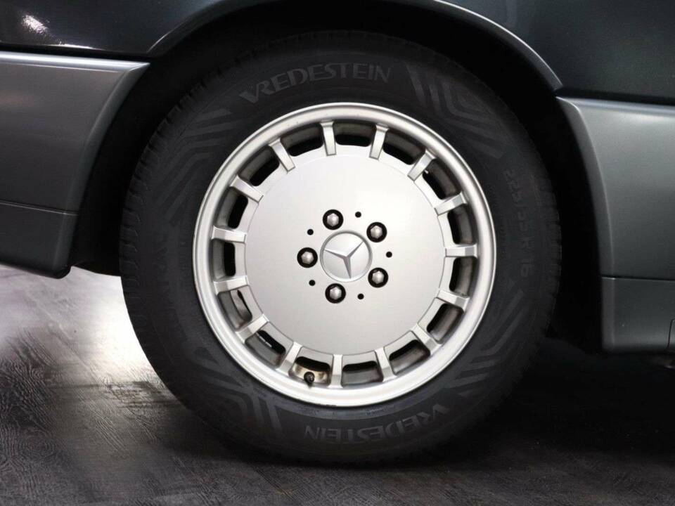 Bild 50/50 von Mercedes-Benz 500 SL (1991)