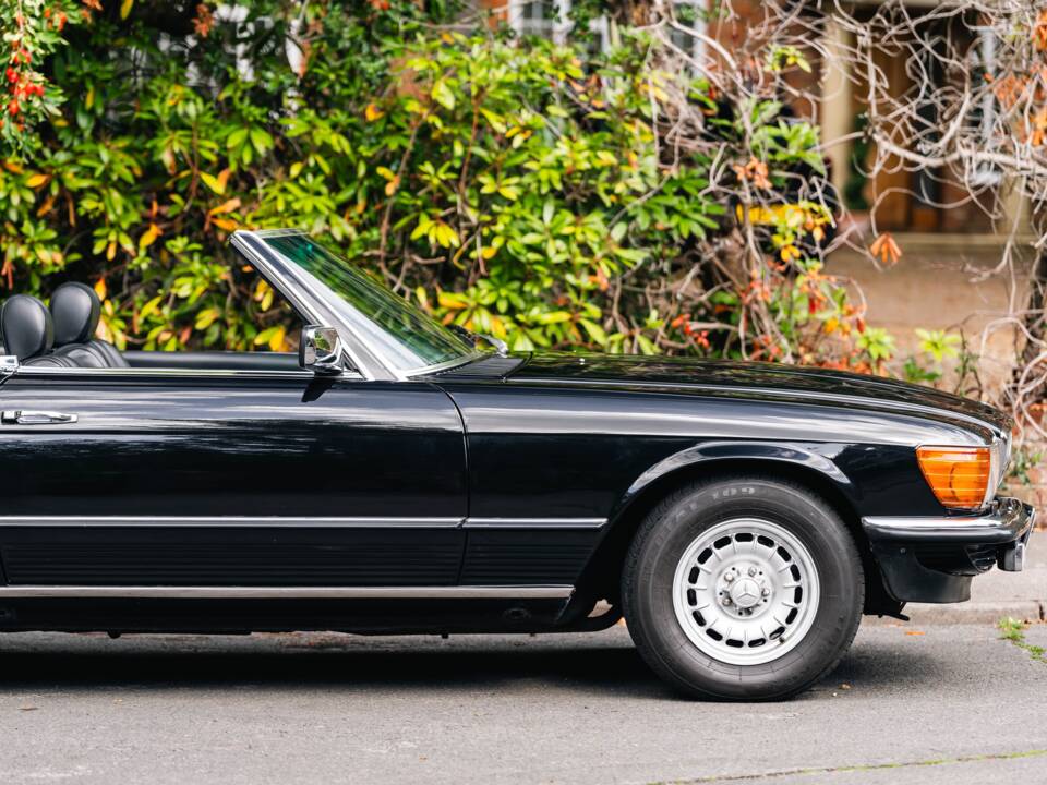 Image 14/30 de Mercedes-Benz 500 SL (1983)