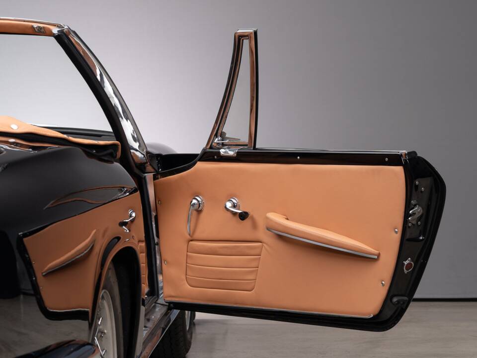 Imagen 14/36 de Maserati Mistral 3700 Spyder (1965)