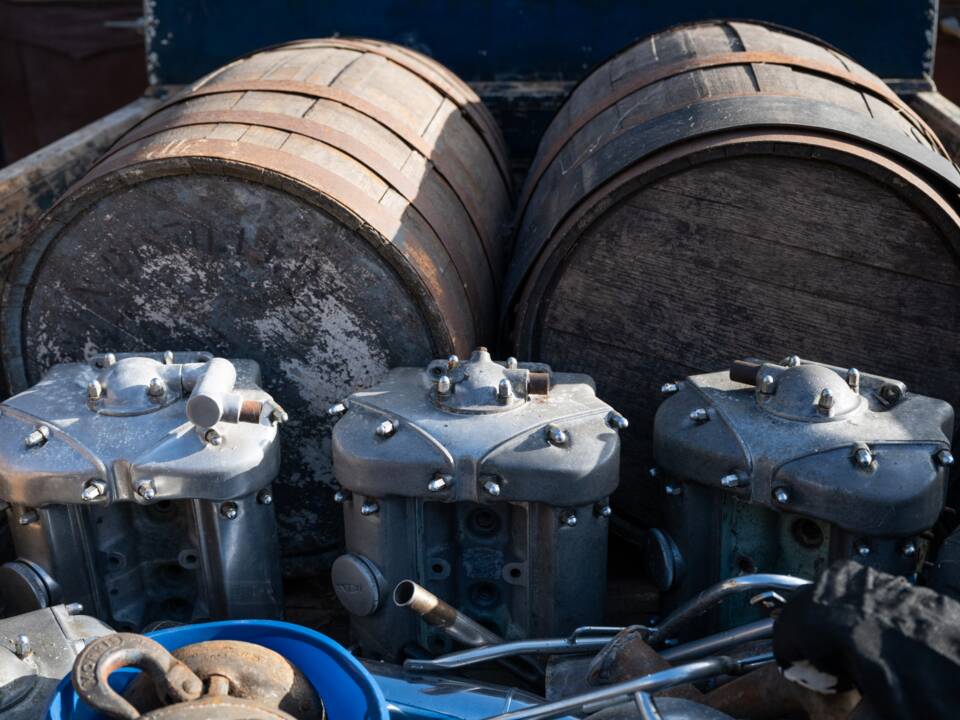 Image 31/134 of Ford V8 (1937)