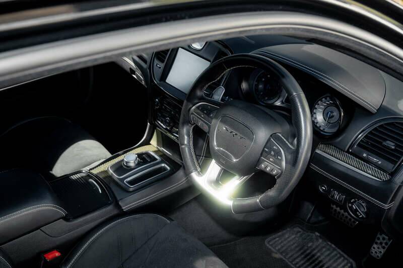 Image 44/50 de Chrysler 300 SRT8 (2017)