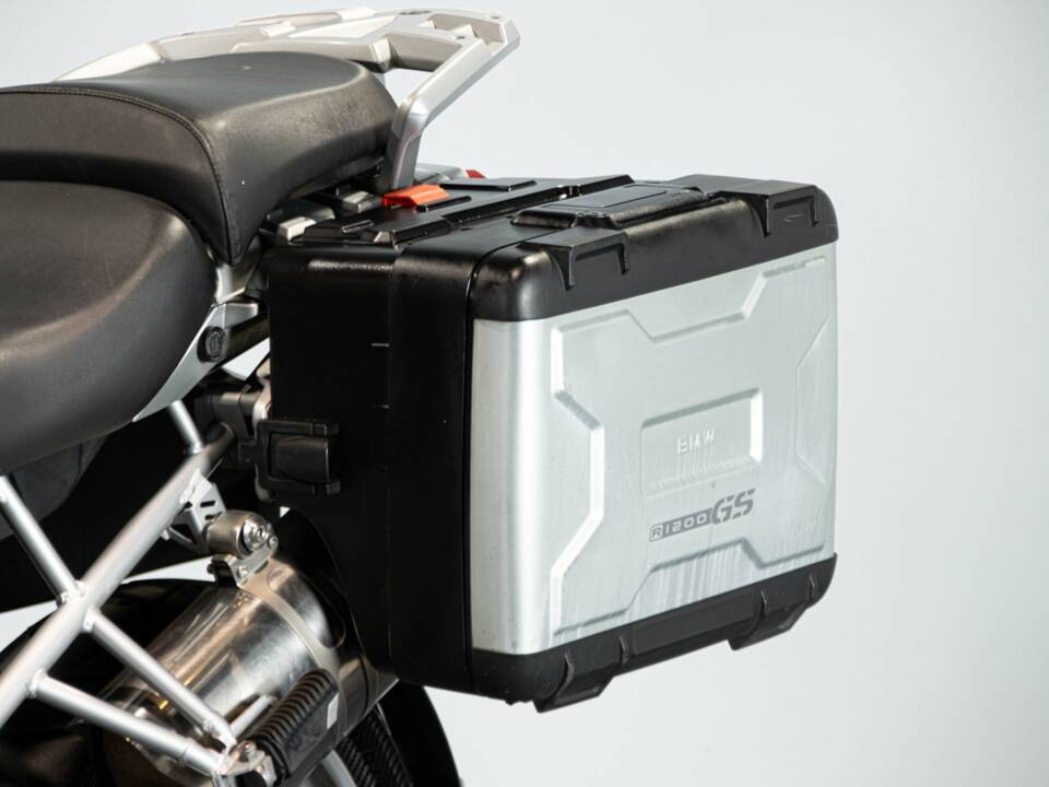 Imagen 42/50 de BMW DUMMY (2006)