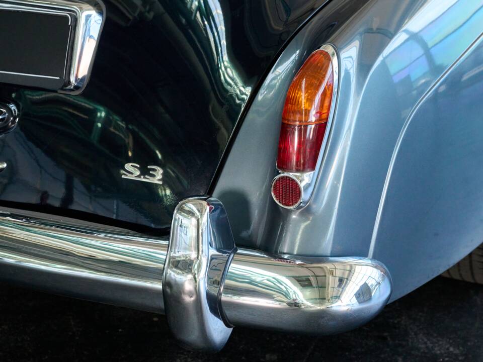 Image 41/50 of Bentley S 3 (1964)