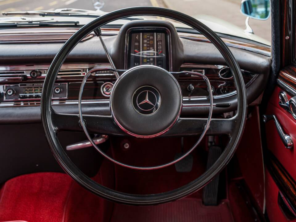 Bild 18/33 von Mercedes-Benz 300 SE (1965)