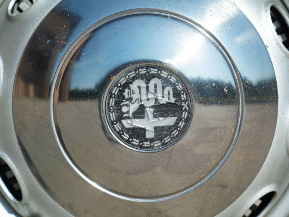 Immagine 30/50 di Alfa Romeo Giulia 1600 Spider (1964)