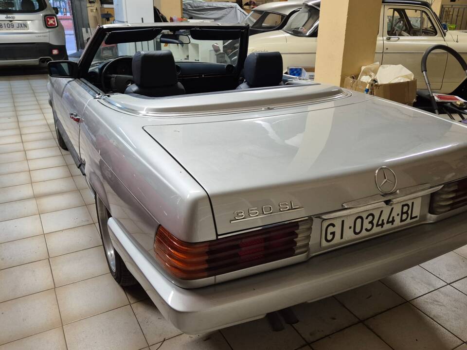 Image 3/17 de Mercedes-Benz 350 SL (1973)