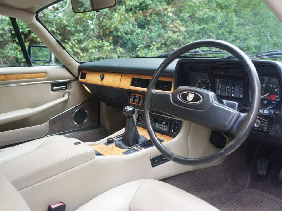 Image 8/22 of Jaguar XJ-S H.E. (1987)