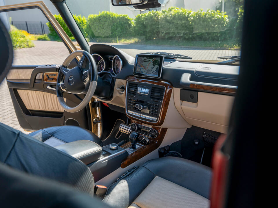Image 17/33 of Mercedes-Benz G 500 (LWB) (2017)