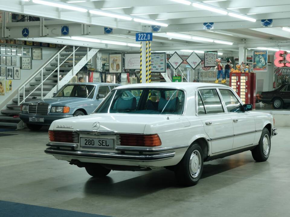 Image 10/50 de Mercedes-Benz 280 SEL (1978)
