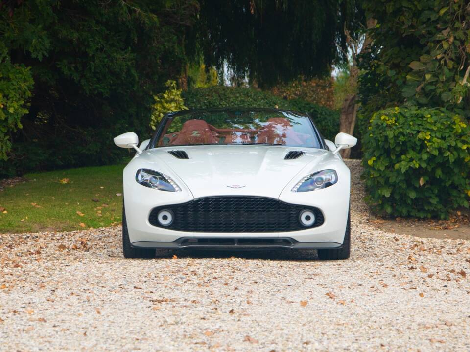 Bild 3/37 von Aston Martin Vanquish Zagato Volante (2017)