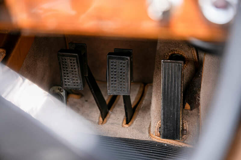 Image 31/50 of Aston Martin DB 2&#x2F;4 Mk I DHC (1954)