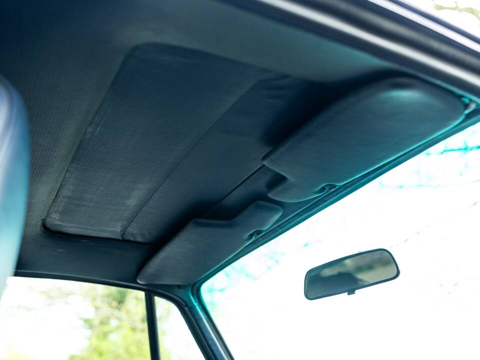 Image 29/50 of Porsche 911 Carrera 3.2 (1985)