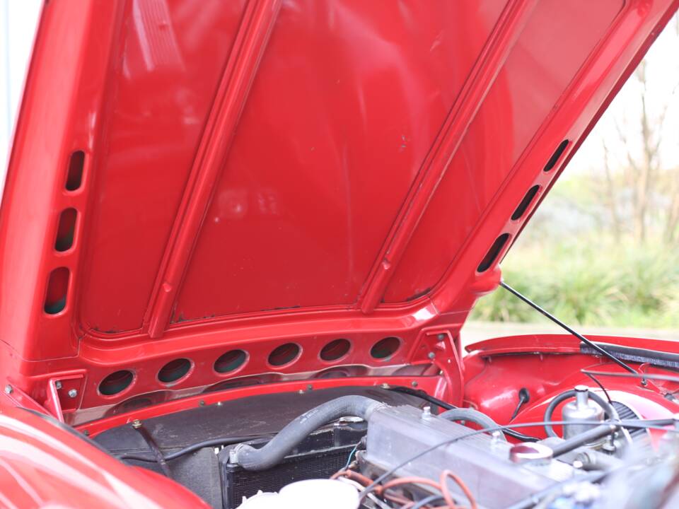 Image 17/49 of Triumph TR 6 (1976)