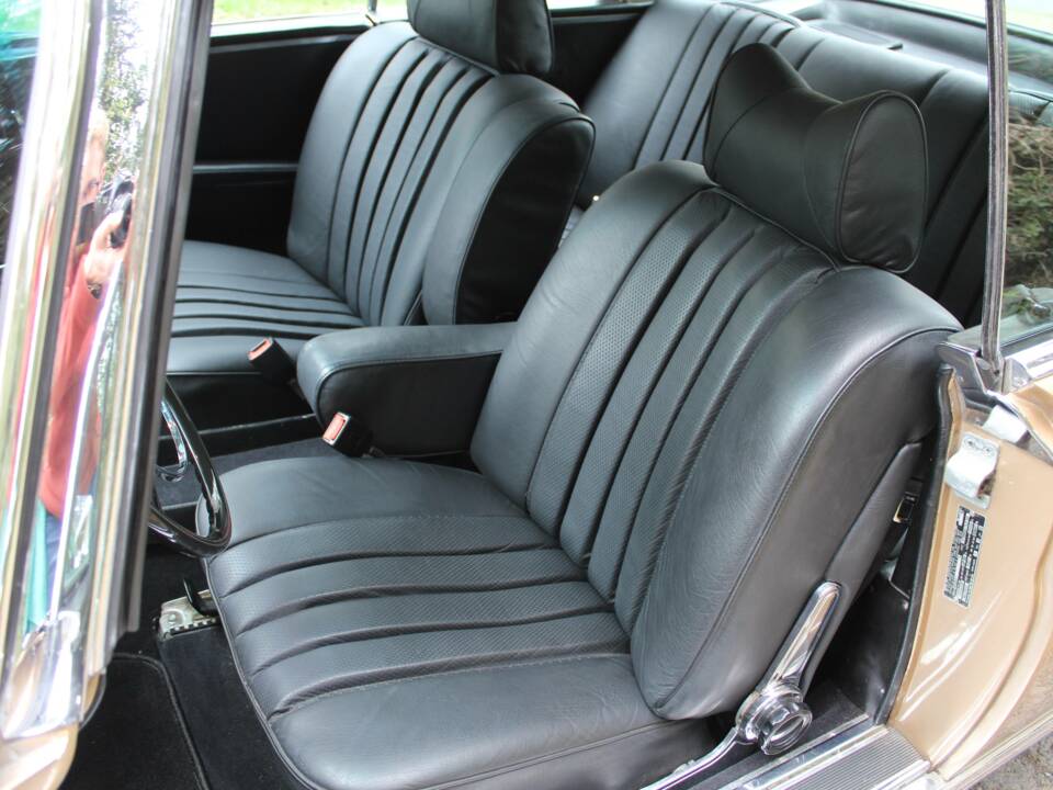 Bild 10/16 von Mercedes-Benz 280 SE 3,5 (1971)