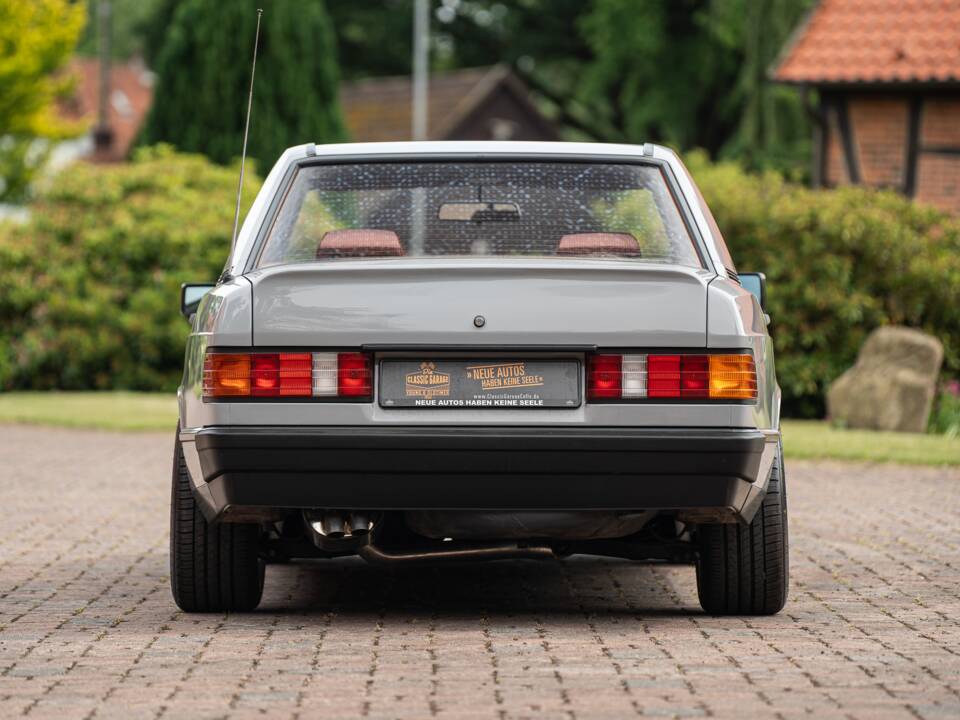 Bild 16/62 von Mercedes-Benz 190 E (1983)