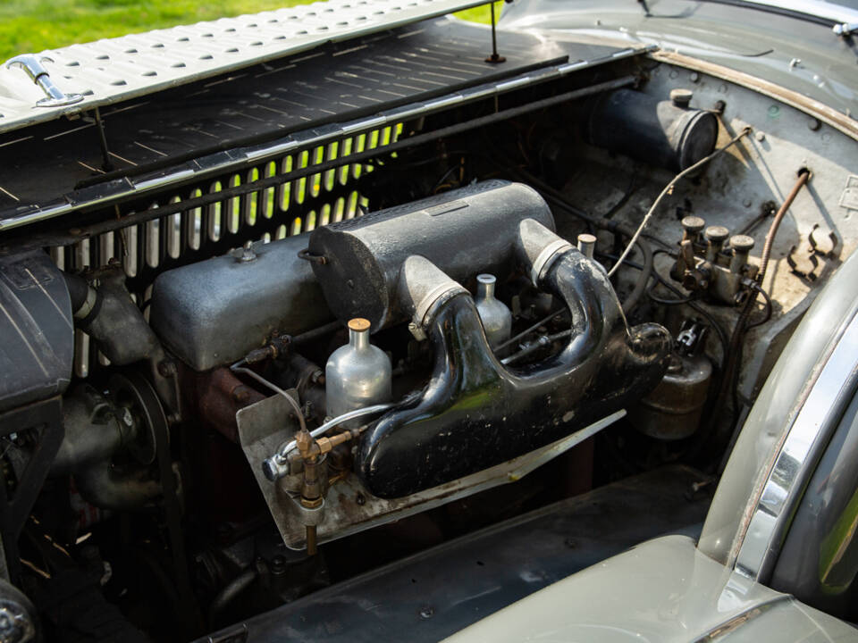 Image 44/44 of Alvis 4.3 Liter Saloon (1938)