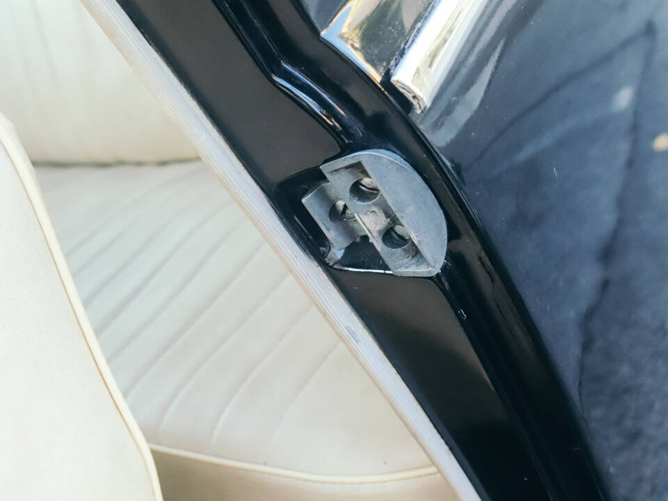 Image 106/130 of Volkswagen Beetle 1200 Export &quot;Oval&quot; (1954)