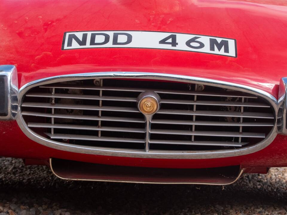 Image 19/50 de Jaguar Type E V12 (2+2) (1973)