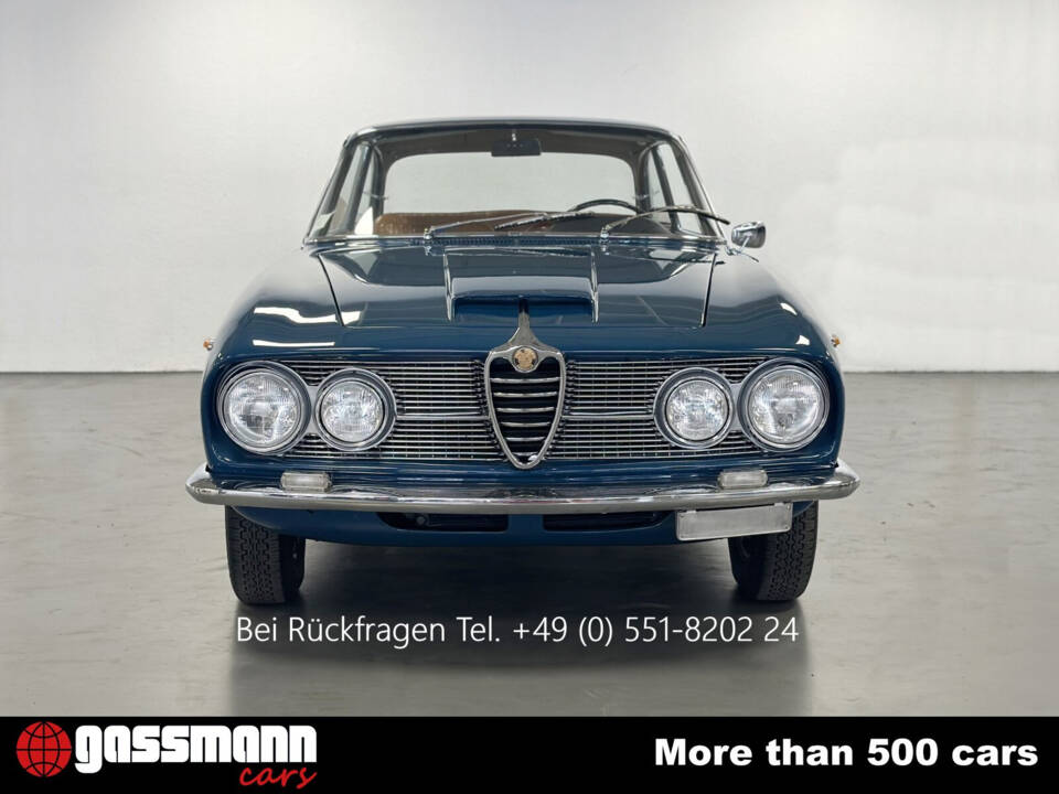 Image 2/15 of Alfa Romeo 2600 Sprint (1965)