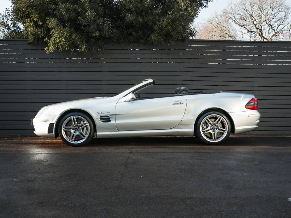 Image 31/51 of Mercedes-Benz SL 65 AMG (2007)