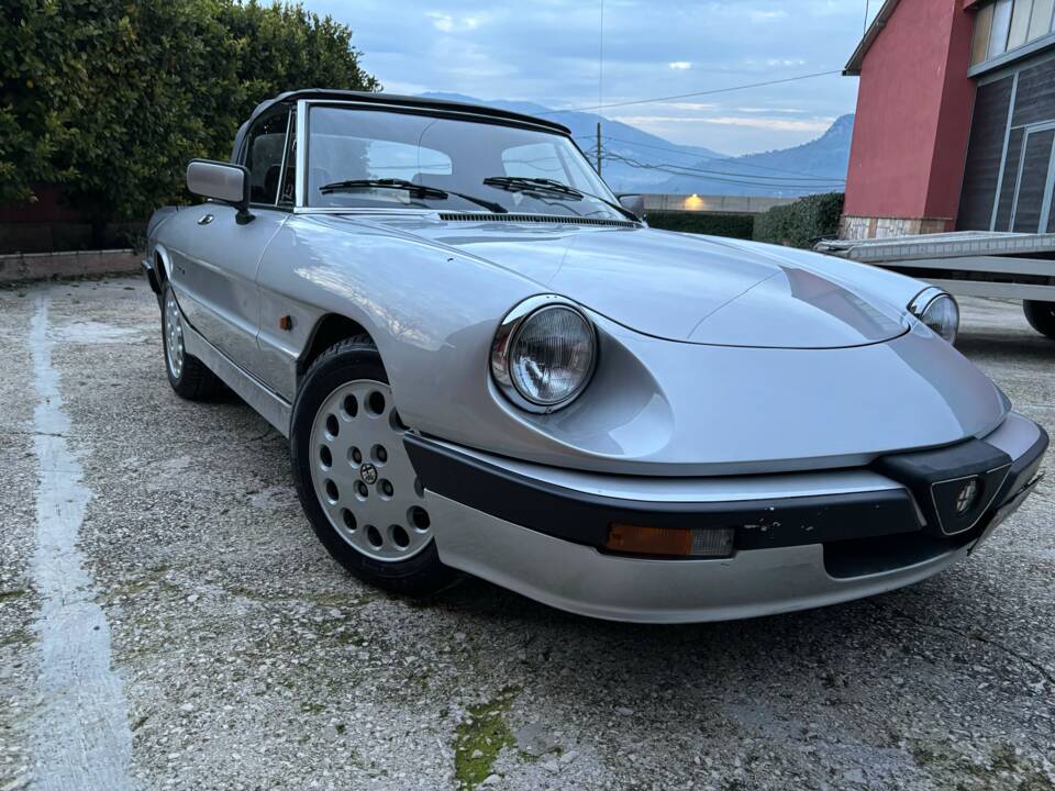 Immagine 10/22 di Alfa Romeo Spider Quadrifoglio (1985)