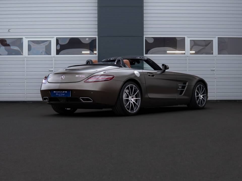 Image 3/45 of Mercedes-Benz SLS AMG Roadster (2012)