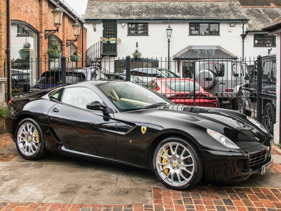 Image 2/22 of Ferrari 599 GTB Fiorano (2007)