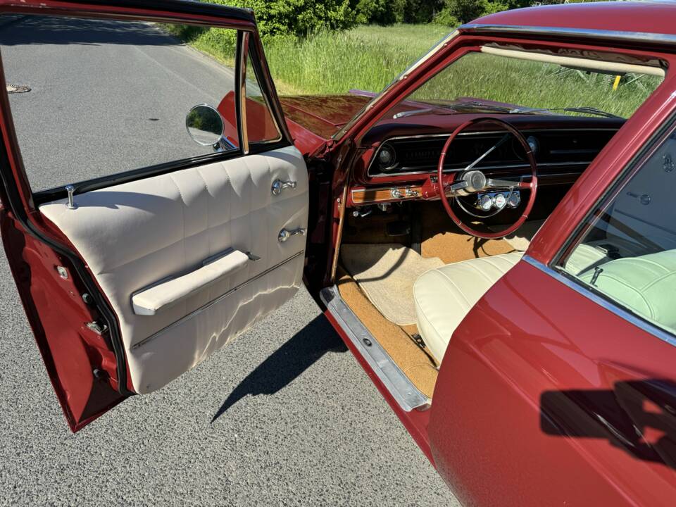 Image 15/20 of Chevrolet Impala Station Wagon (1965)