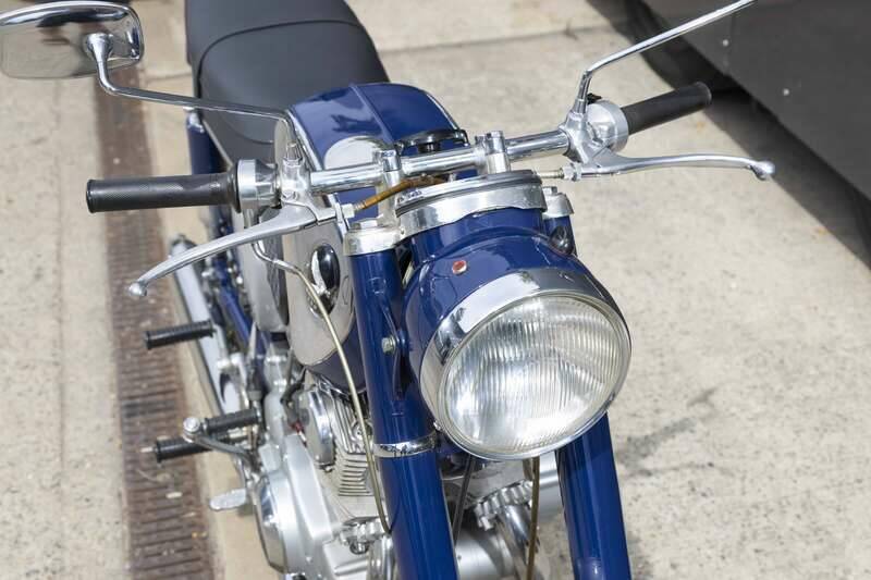 Image 14/39 of Honda CB 72 (1960)