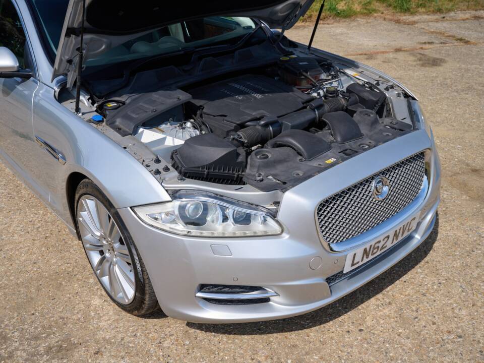 Bild 44/50 von Jaguar XJ 5.0 (2012)