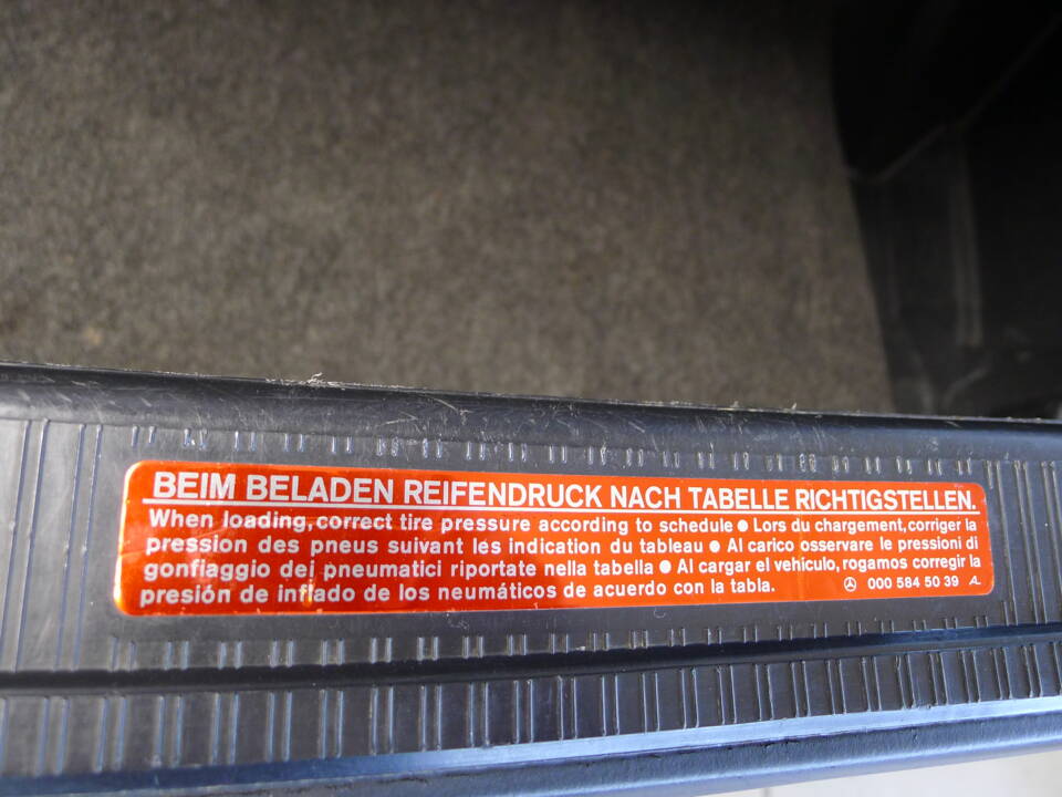 Bild 16/37 von Mercedes-Benz 190 E (1989)