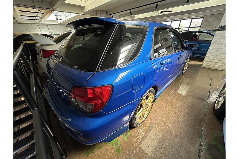 Image 8/8 of Subaru Impreza WRX STi (2000)