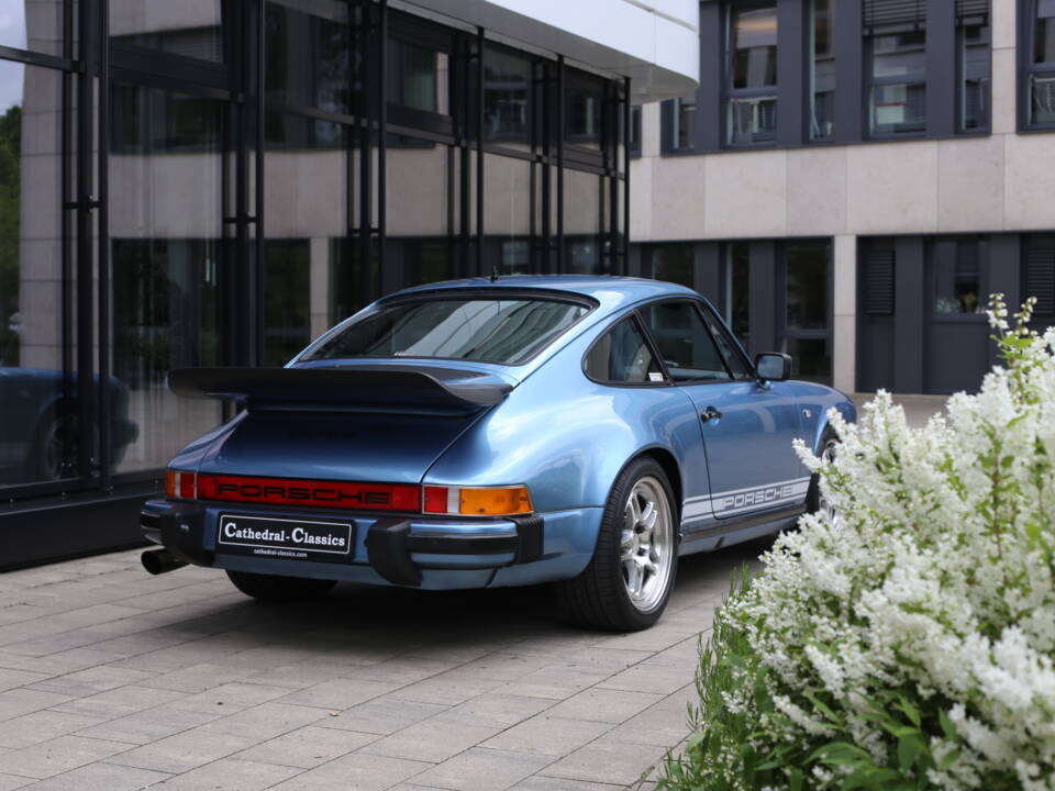 Bild 5/51 von Porsche 911 Carrera 3.2 (1984)