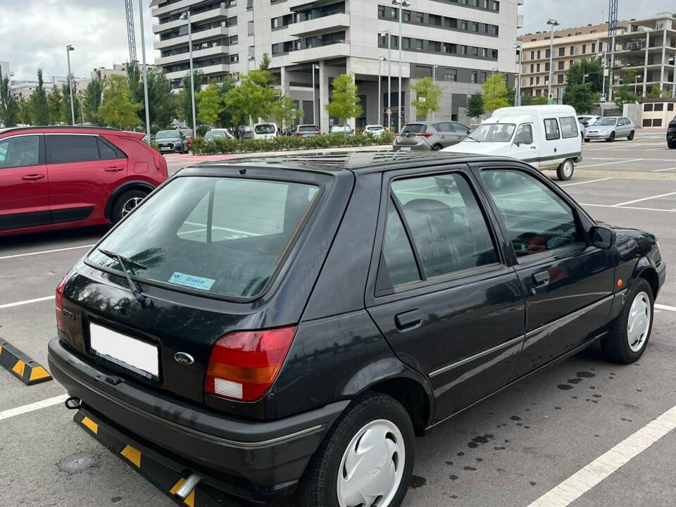 Image 5/5 of Ford Fiesta 1.25i (1995)