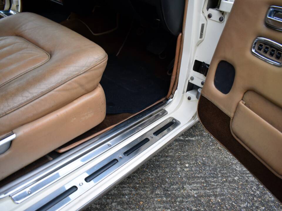 Image 30/50 of Rolls-Royce Silver Shadow II (1979)