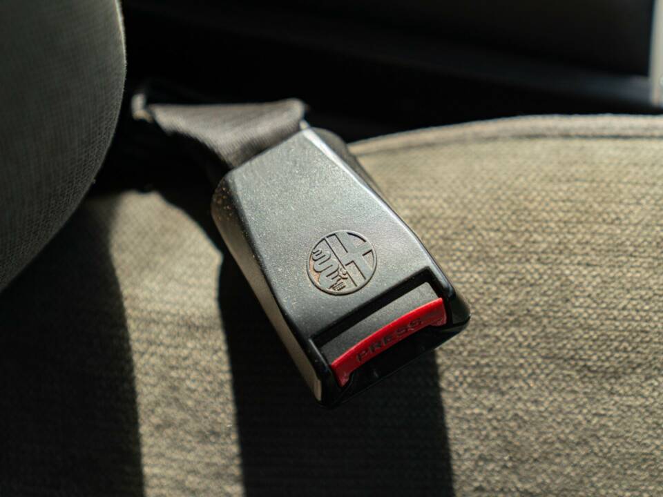 Bild 43/47 von Alfa Romeo 75 1.6 (1991)