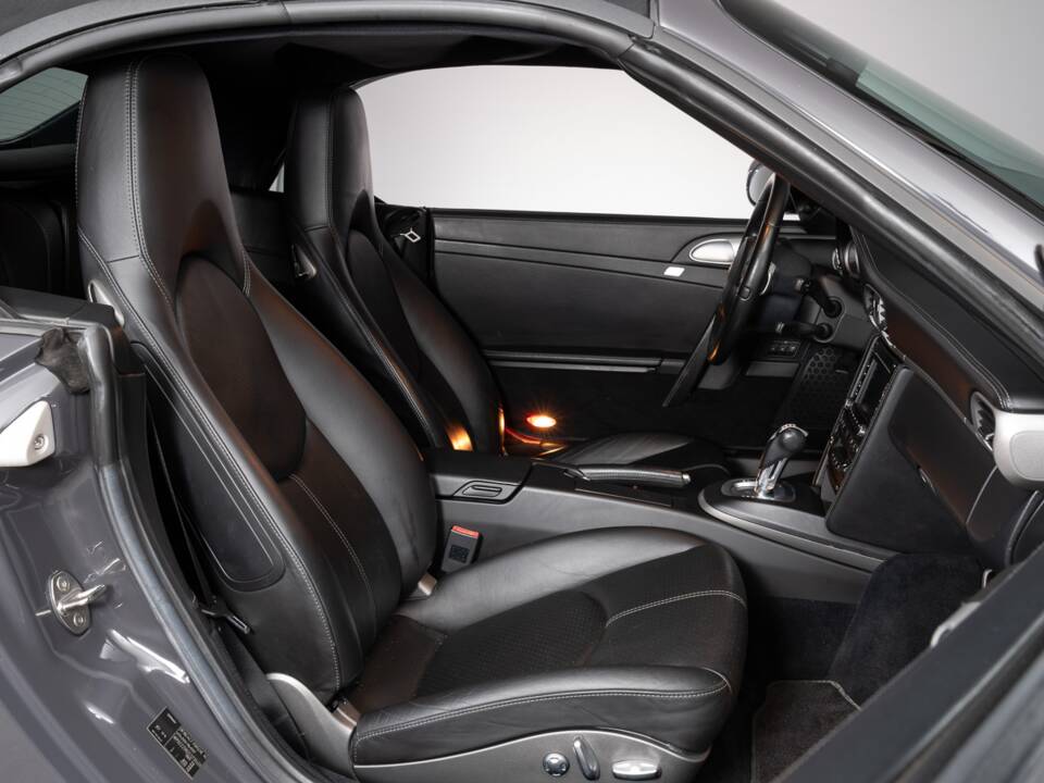 Bild 24/38 von Porsche 911 Carrera 4 (2011)