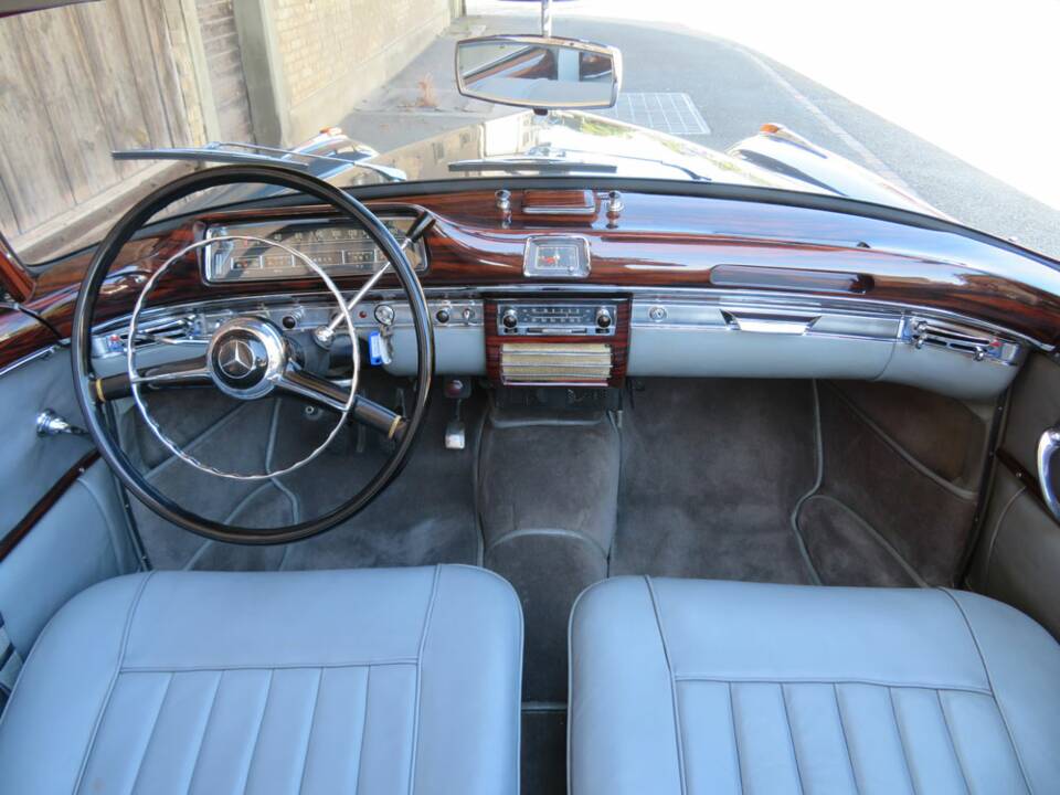 Image 13/25 of Mercedes-Benz 220 S Cabriolet (1957)