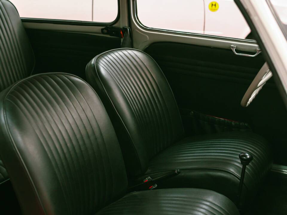 Image 24/32 of SEAT 600 D (1968)