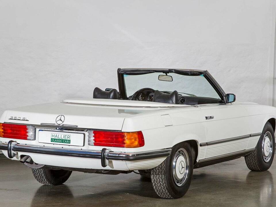 Image 11/30 of Mercedes-Benz 350 SL (1972)