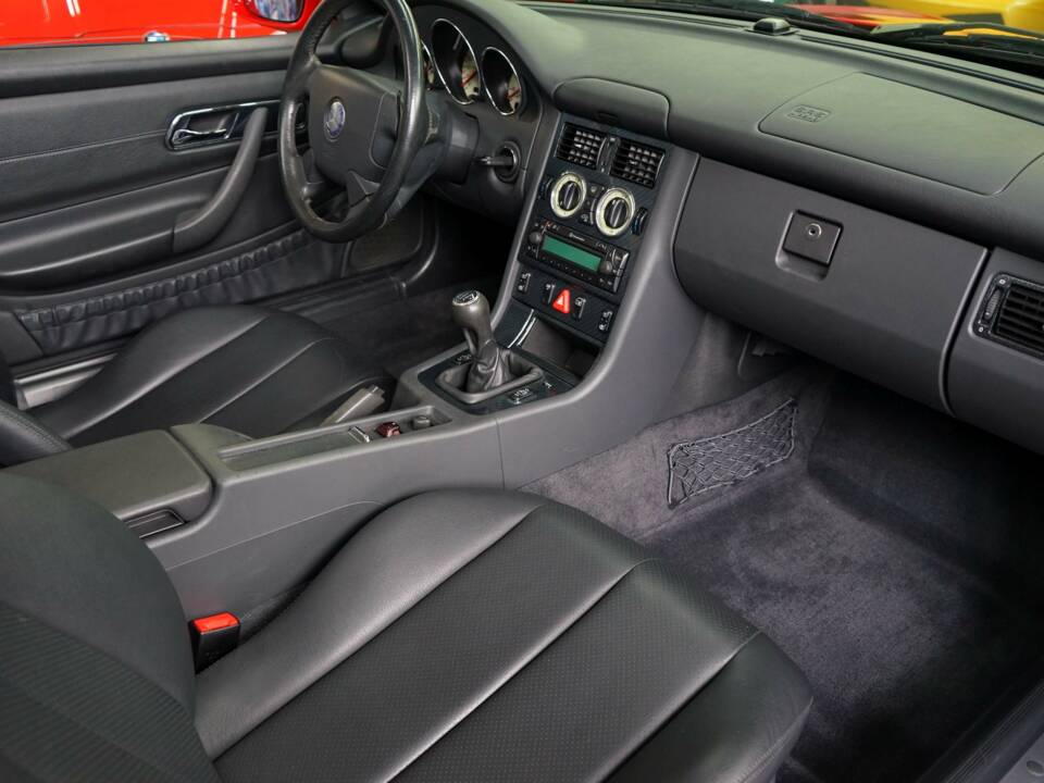 Image 20/41 of Mercedes-Benz SLK 230 Kompressor (1998)