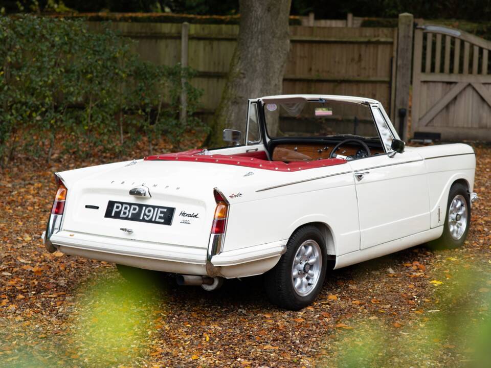 Image 13/50 of Triumph Herald 1200 (1967)