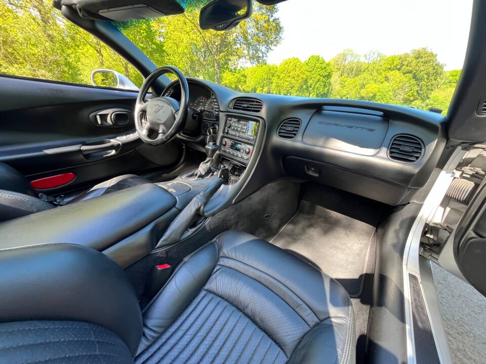 Image 47/50 of Chevrolet Corvette (2001)