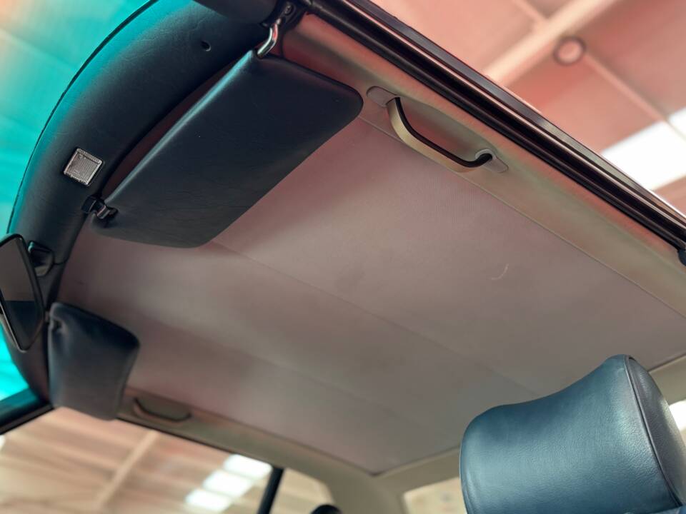 Image 25/34 of Mercedes-Benz 420 SL (1987)